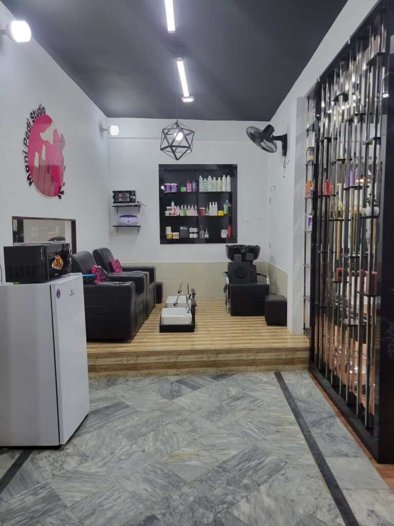Manicure and pedicure service in Gujrat by Glam Salon & Aesthetic Professional manicure pedicure for women in Gujrat Luxury manicure and pedicure treatment at Glam Salon Gujrat Clean and hygienic manicure pedicure salon in Gujrat